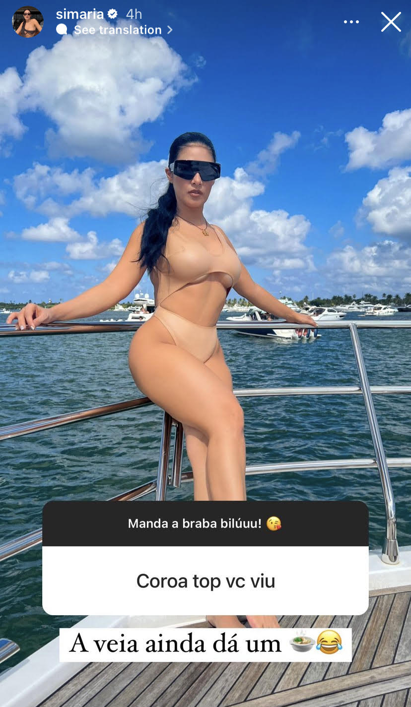 Simaria em um barco