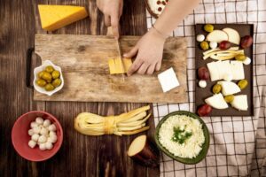 Tábua de queijos: aprenda a montar a sua! - FreePik