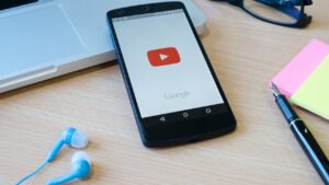 Veja o top 10 de 2024 do Youtube: saiba as músicas mais ouvidas desse ano