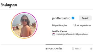 Jeniffer Castro ganhou seguidores após aparecer em vídeo em que se recusa a trocar de lugar com criança em avião (Imagem: Reprodução/Redes Sociais)