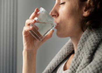 Calor intenso e bebidas geladas: veja os riscos para sua garganta