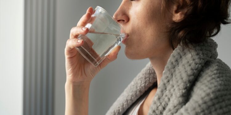 Calor intenso e bebidas geladas: veja os riscos para sua garganta