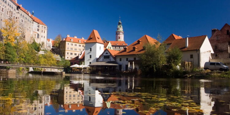 Cesky Krumlov - República Tcheca. Créditos: (depositphotos.com / benedamiroslav)