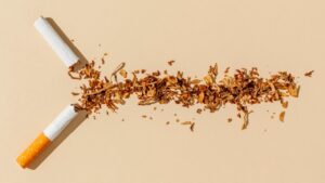 Fumar não afeta apenas os pulmões: conheça o impacto silencioso do cigarro na bexiga