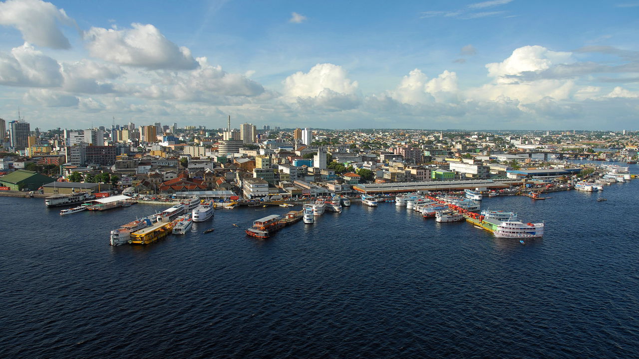 Visão aérea de Manaus (Créditos: depositphotos.com / A.Paes)