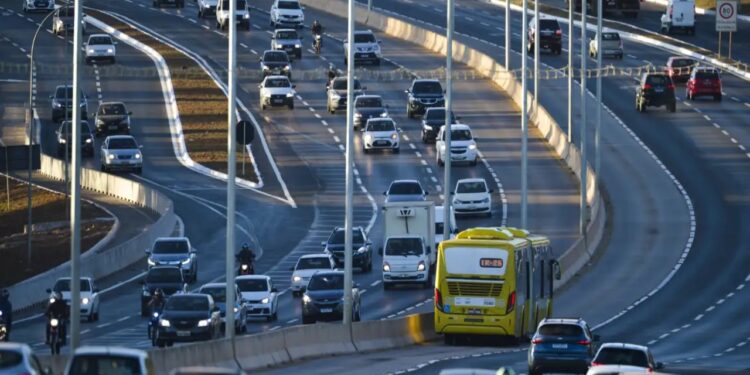 Qual o IPVA mais caro do Brasil? Veja os carros que pagam o maior imposto