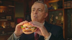 Burger King distribui hambúrguer de graça