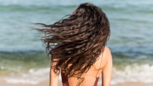 como manter cabelo bonito em viagem