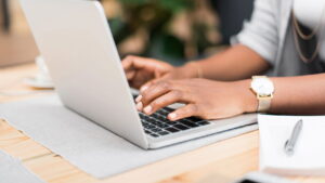 Computação quântica avança, mas enfrenta um grande obstáculo