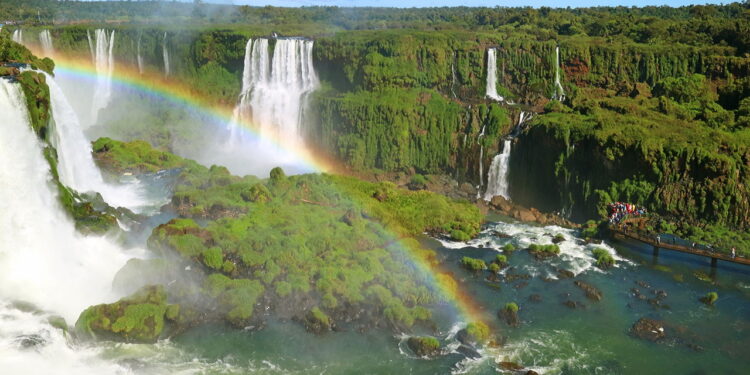 Foz do Iguaçu. Créditos: (depositphotos.com / shinylion)