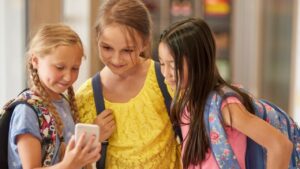 lei que proíbe celular nas escolas