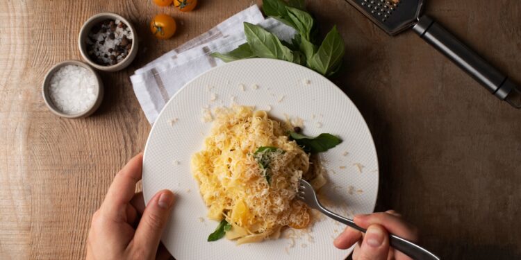 macarrão cacio e pepe 