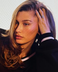 Quer ter a pele da Hailey Bieber? Revelamos os segredos