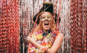 Carnaval: sete dicas para montar looks versáteis e cheios de estilo