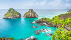 A praia mais bonita do planeta está no Brasil e o acesso é uma aventura