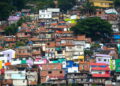 Bairro periférico, Rio de Janeiro - Créditos: depositphotos.com / Lindrik