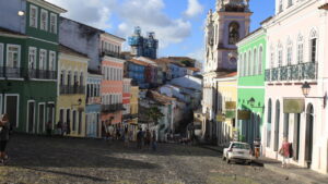Índice de covid-19 sobe na Bahia, cuidados para o carnaval