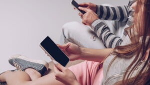 Seu celular pode parar de funcionar no calor! Veja como protegê-lo