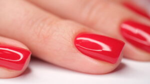 5 cores de esmaltes que são aposta certa em 2025