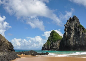 Fernando de Noronha busca equilíbrio entre turismo e preservação