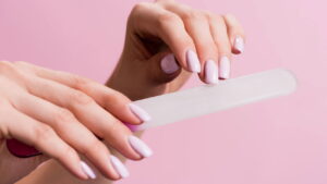 O visual queridinho do momento está nas unhas curtas e ninguém esperava