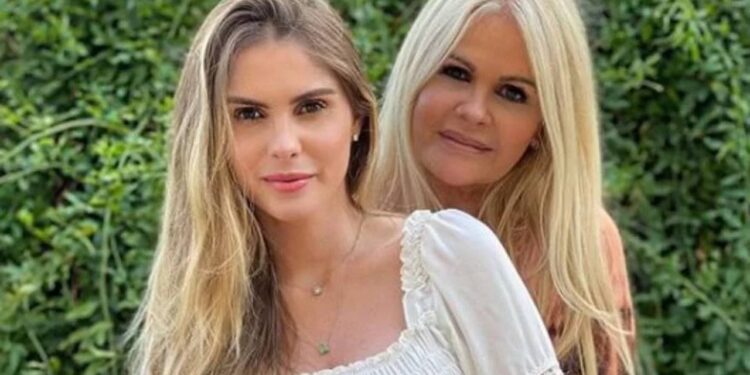 Bárbara e Monique Evans relação mãe e filha