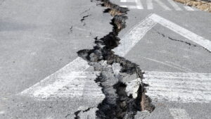 tremores e alerta de tsunami após forte terremoto