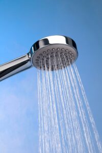 Banho gelado é bom? Veja mitos e verdades. Imagem: FreePik