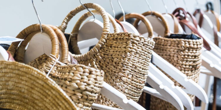 As bolsas de praia que combinam beleza e praticidade