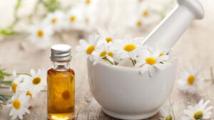 Brilho natural e clareamento suave, os benefícios da camomila