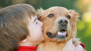 Criar seu filho com um pet pode mudar tudo sem você perceber