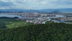 Cidade do litoral surpreende e conquista lugar entre as mais seguras