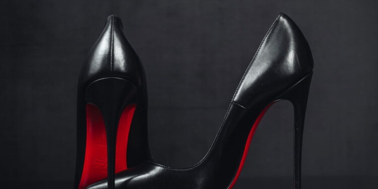 O poder do scarpin, por que este clássico nunca sai de moda?