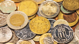 Moeda de R$ 1 com erro pode valer até R$ 1.200 no mercado