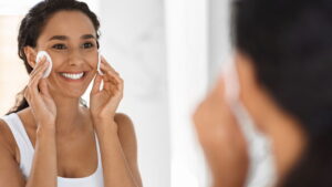 Tudo sobre tônico facial, como escolher o ideal para sua pele