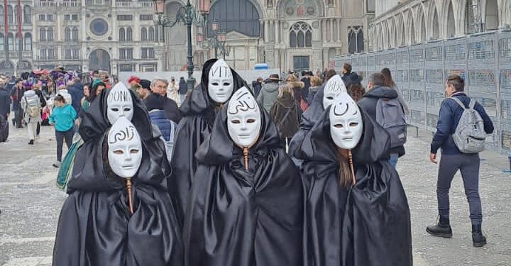 Carnaval de Veneza: Por que brasileiros ficam impactados com a festa italiana?