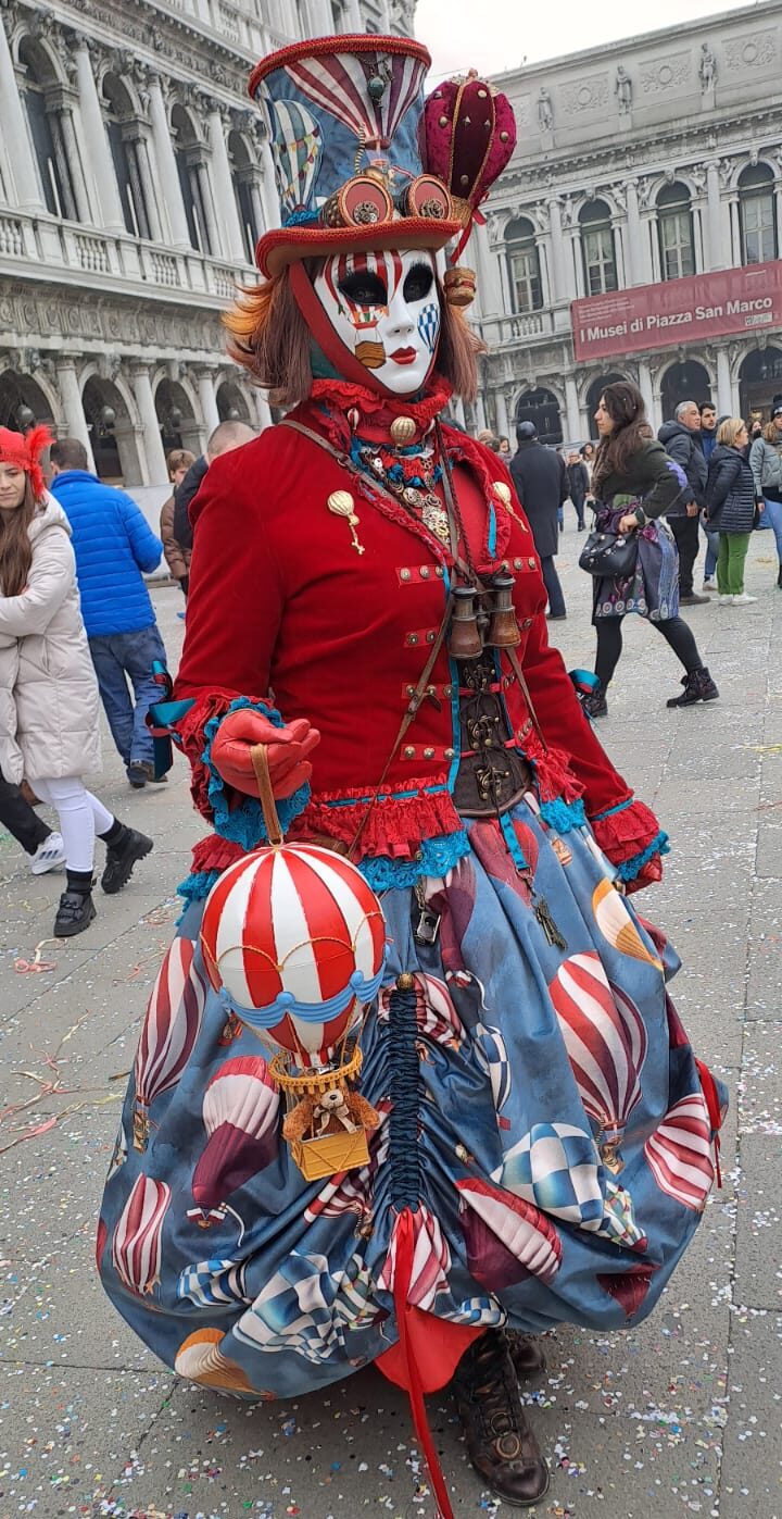 Turista fantasiado no Carnaval de Veneza