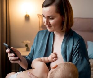 Com apoio via Inteligência Artificial, apps se tornam aliados da saúde mental de mães no puerpério. Imagem: FreePik