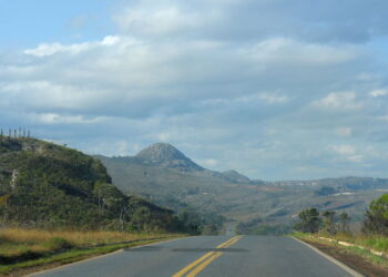 Essa cidade nas montanhas esconde paisagens deslumbrantes