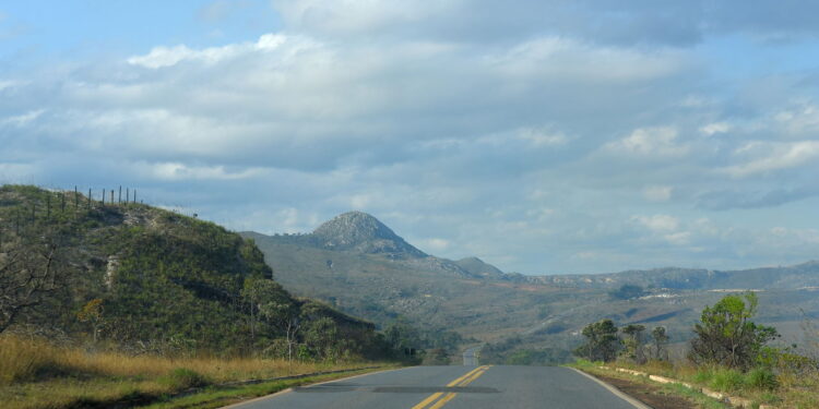 Essa cidade nas montanhas esconde paisagens deslumbrantes