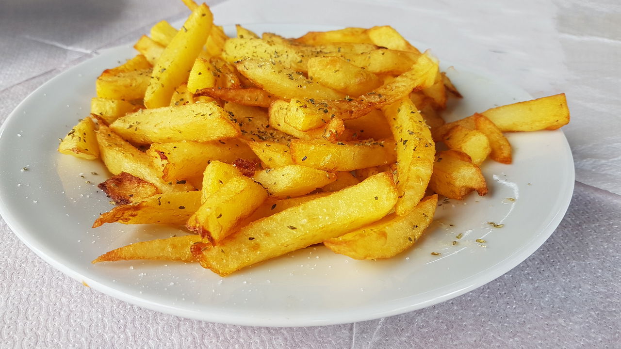 Aprenda a plantar batatas facilmente e colha seu próprio alimento