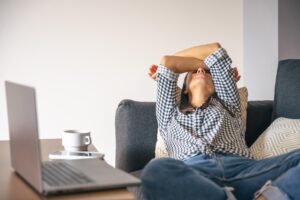 Mulheres são maioria em casos de burnout. Entenda. Imagem: FreePik