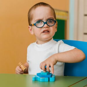 Problemas de visão e até cegueira podem ser causados por infecções em gestantes. Imagem: FreePik