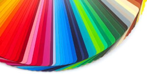 Confira as cores de verão de 2025 e como elas vão mudar seu look