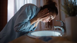4 passos noturnos que transformam sua pele enquanto você dorme
