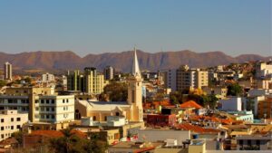 Cidade do interior de Minas Gerais impressiona com qualidade de vida e educação