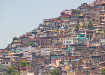 Como o turismo de base comunitária está crescendo no Rio de Janeiro e valorizando as favelas?