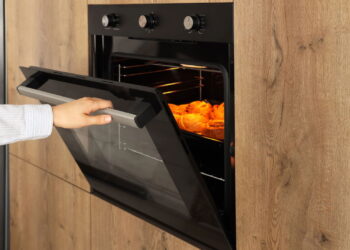 Forno - Créditos: depositphotos.com / serezniy