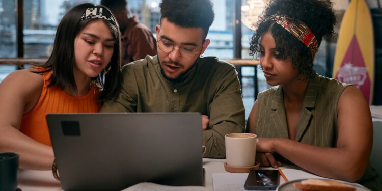 Geação Z: como se adaptar ao mercado de trabalho? Imagem: FreePik
