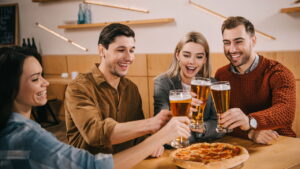 Looks versáteis para o trabalho e happy hour: Como combinar estilo e conforto de forma simples
